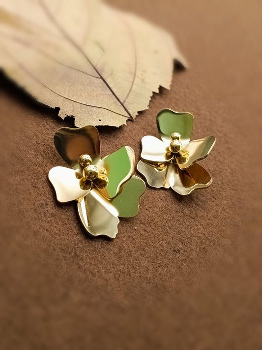 Anti Tarnish_Gold-Toned Flower Stud Earrings