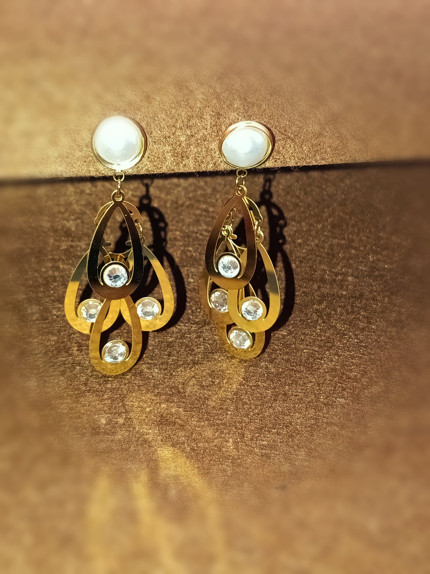 Anti Tarnish_Golden Pearl & Crystal Chandelier Earrings