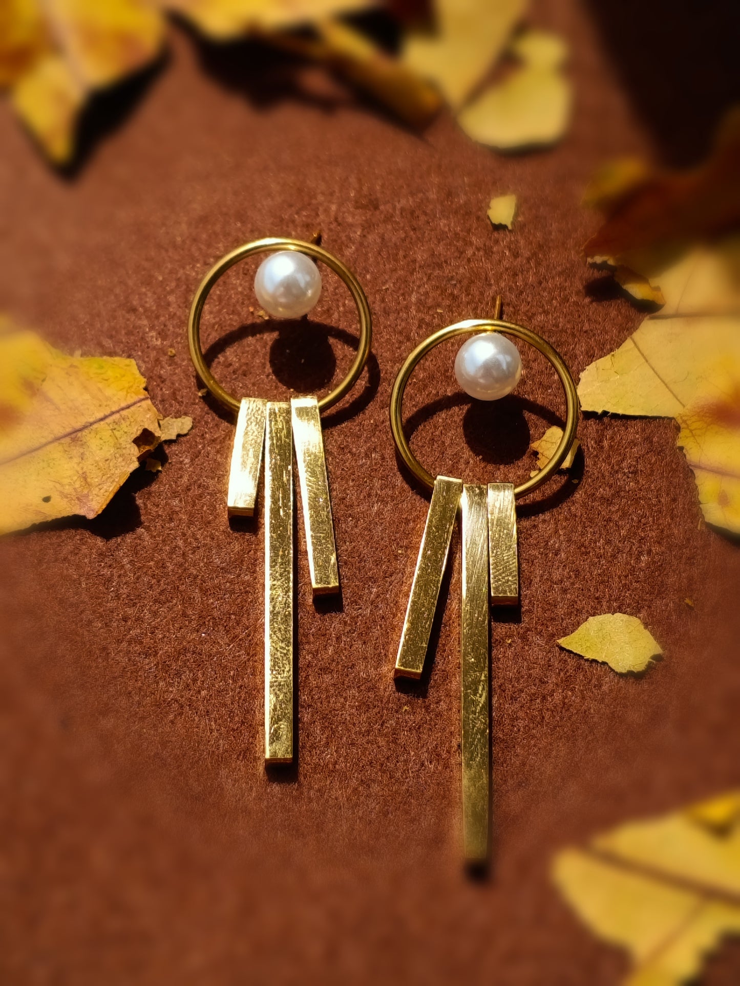 Anti Tarnish_Geometric Gold and Pearl Drop Earrings