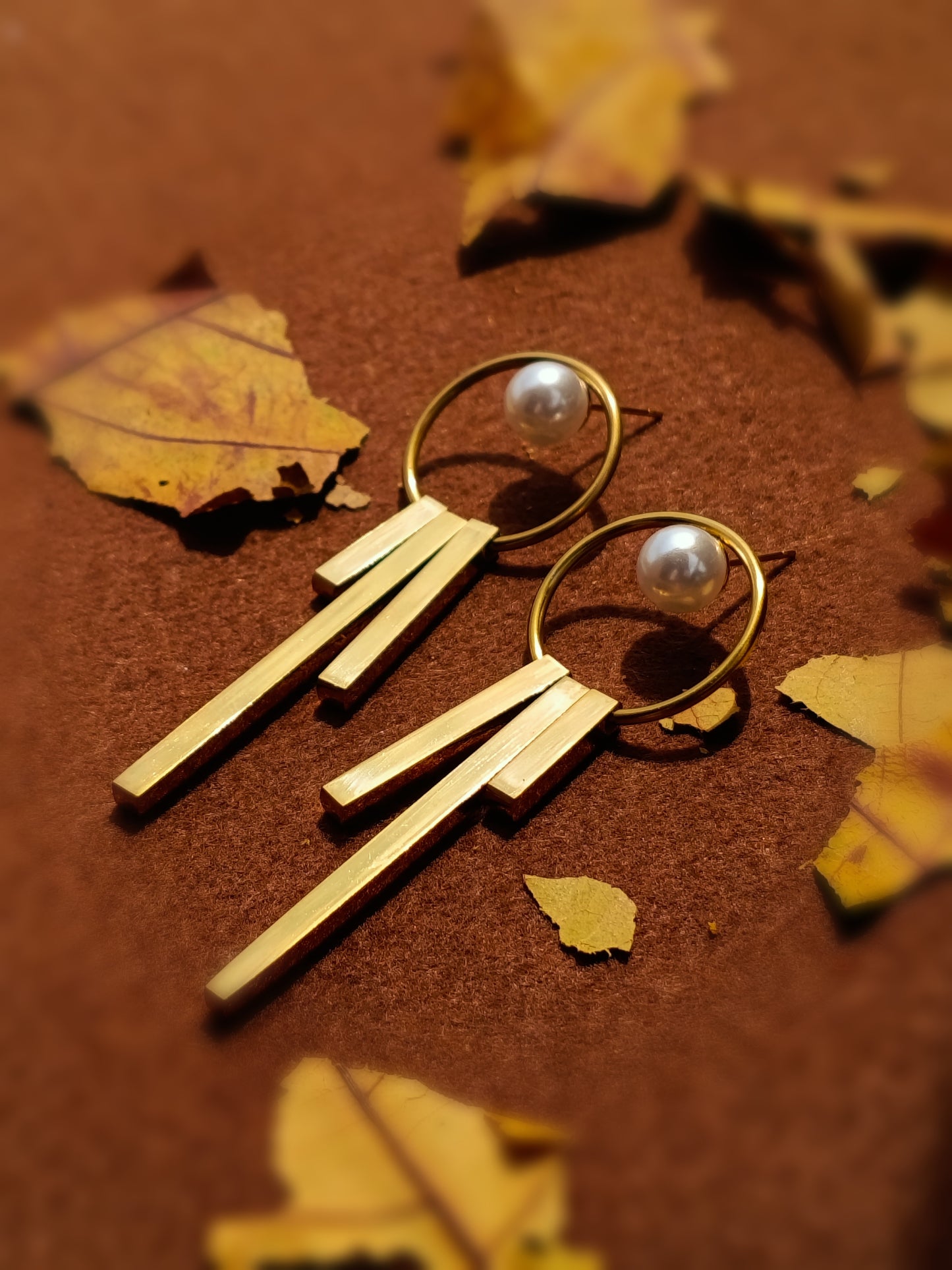 Anti Tarnish_Geometric Gold and Pearl Drop Earrings