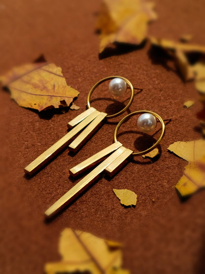 Anti Tarnish_Geometric Gold and Pearl Drop Earrings