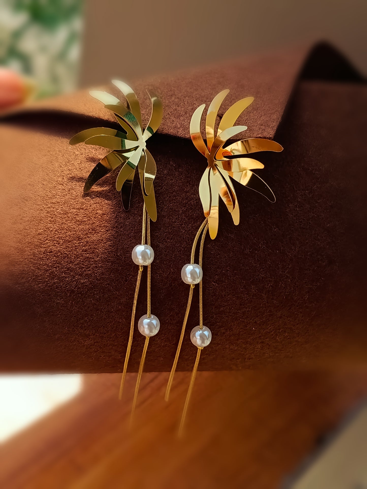 Anti Tarnish_Golden Leaf Pearl Drop Earrings