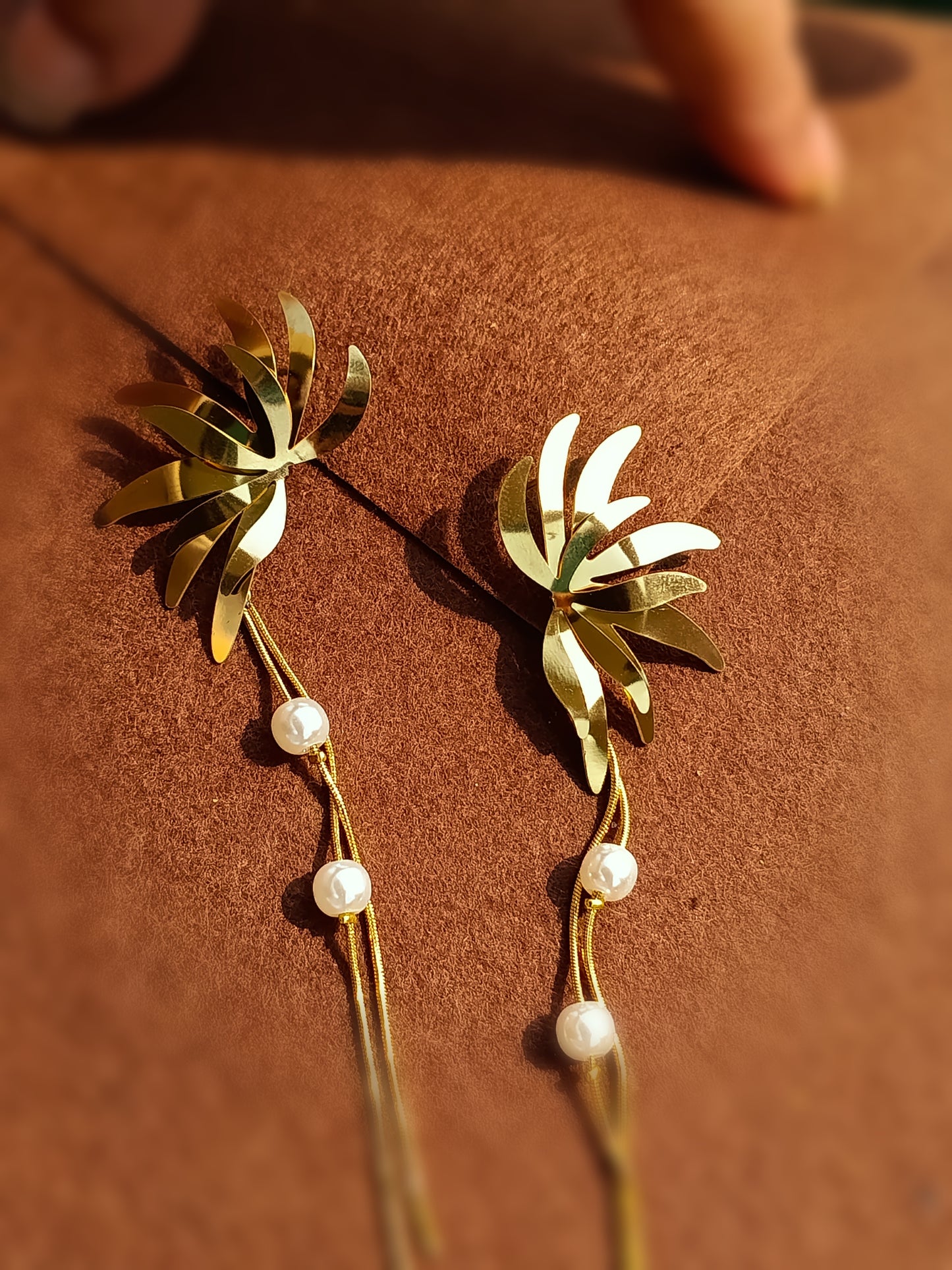 Anti Tarnish_Golden Leaf Pearl Drop Earrings