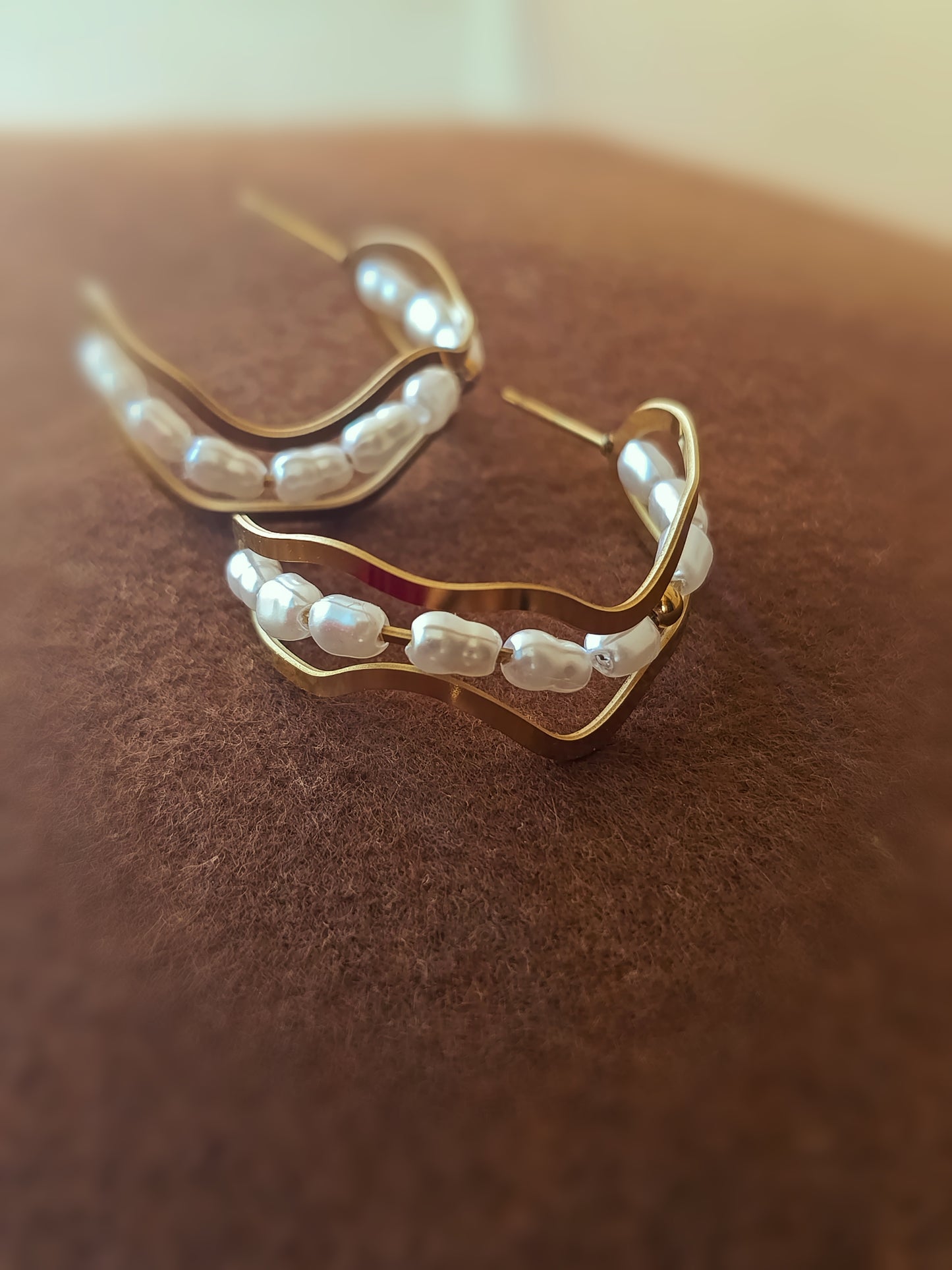 Anti Tarnish_Gold Plated With Pearls Wavy Hoop Earrings