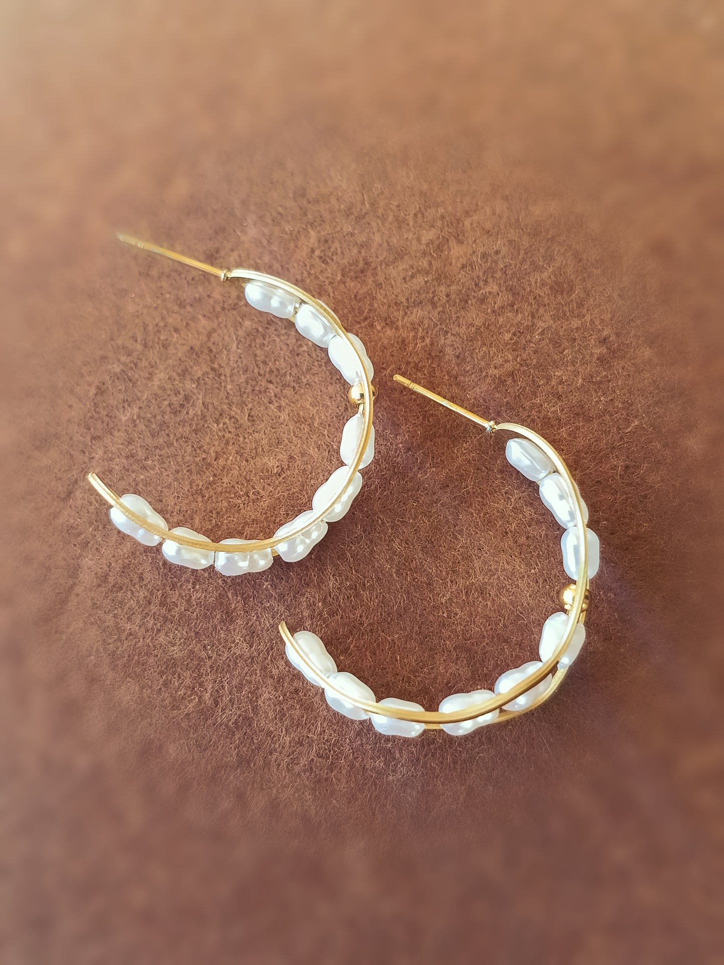 Anti Tarnish_Gold Plated With Pearls Wavy Hoop Earrings