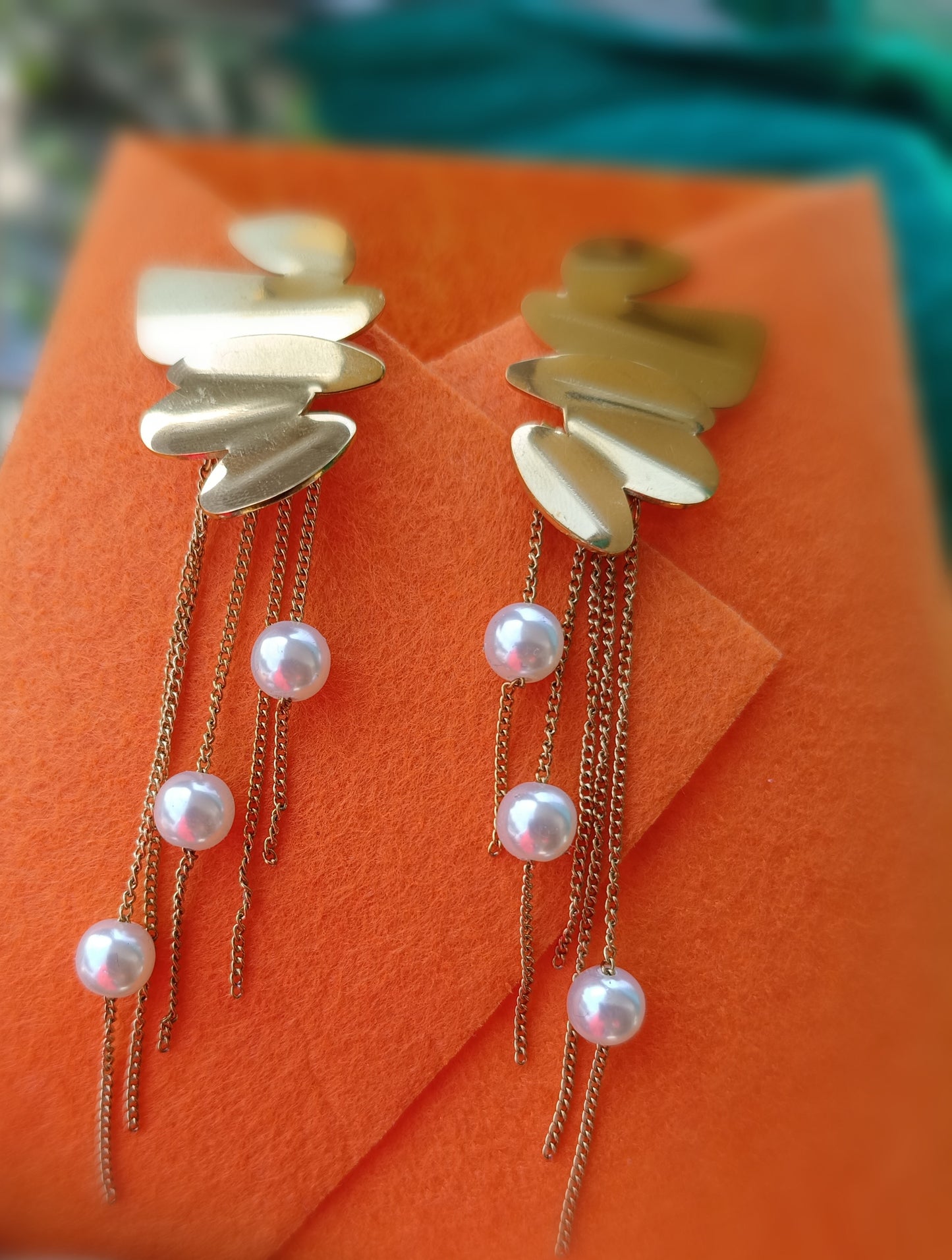 Anti Tarnish_Gold Plated Chunky Leaf Fan Shape Pearl Statement Earrings