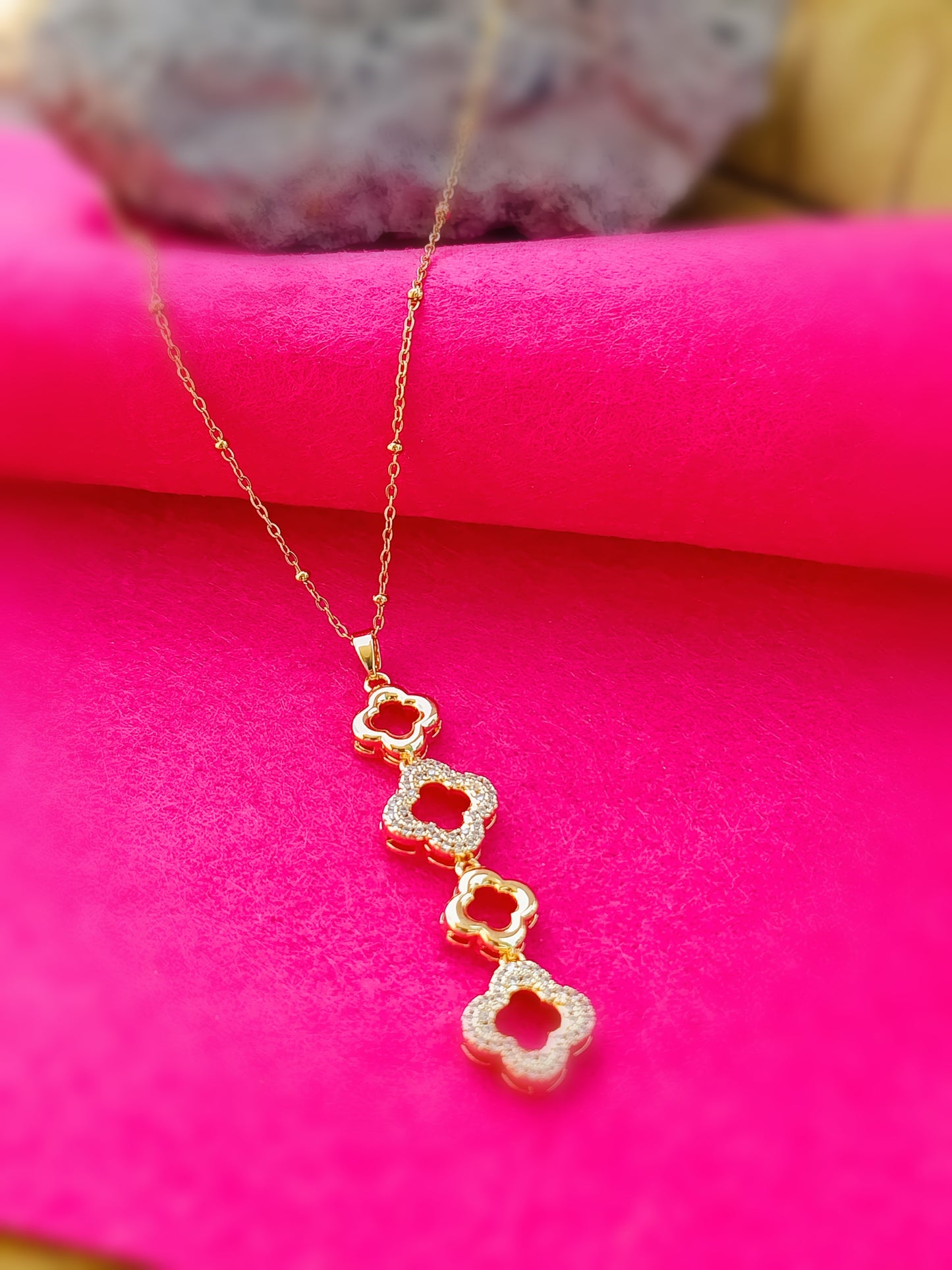 Anti Tarnish_Gold Plated Clover Pendant Necklace Set