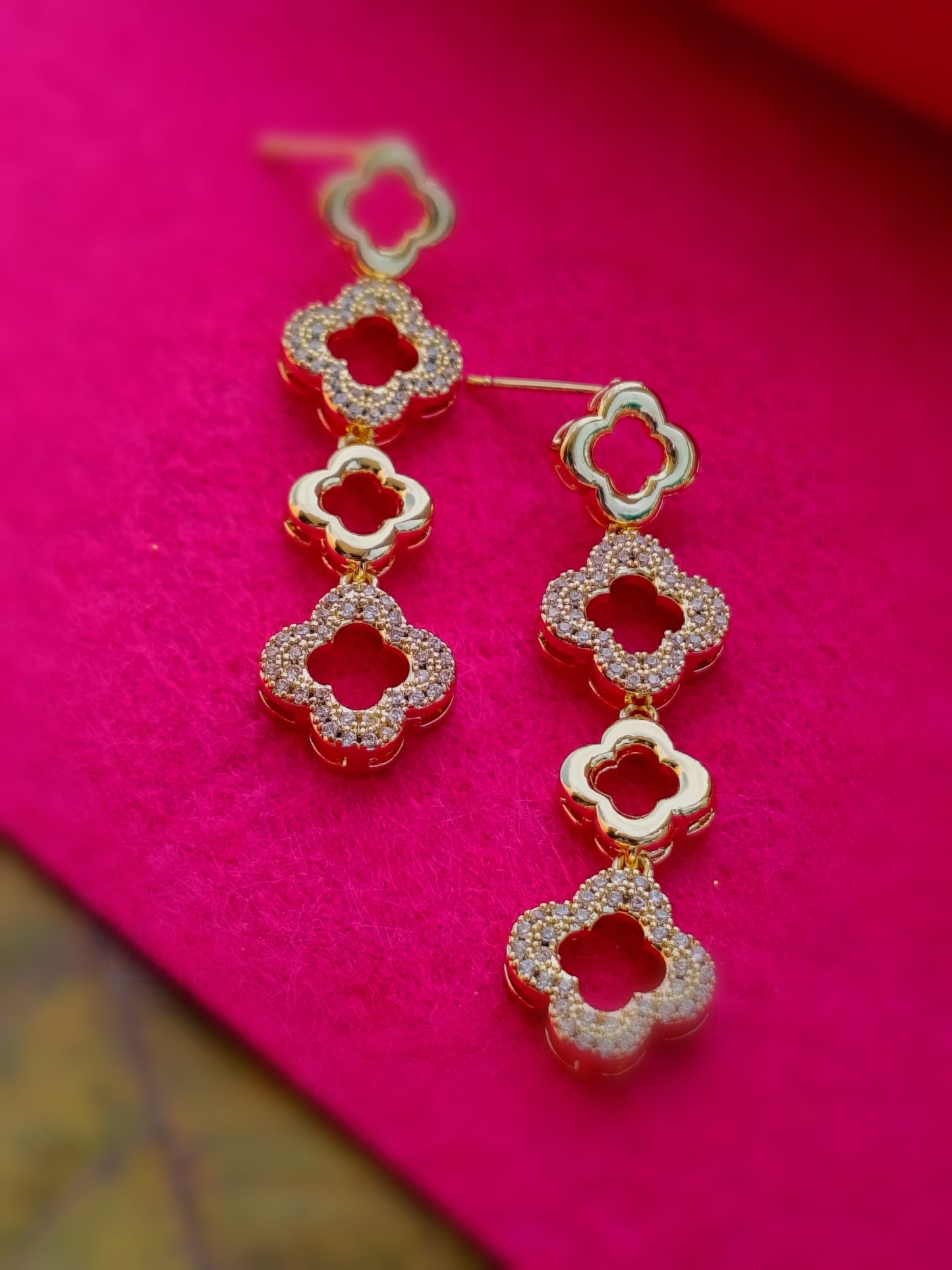 Anti Tarnish_Gold Plated Clover Pendant Necklace Set