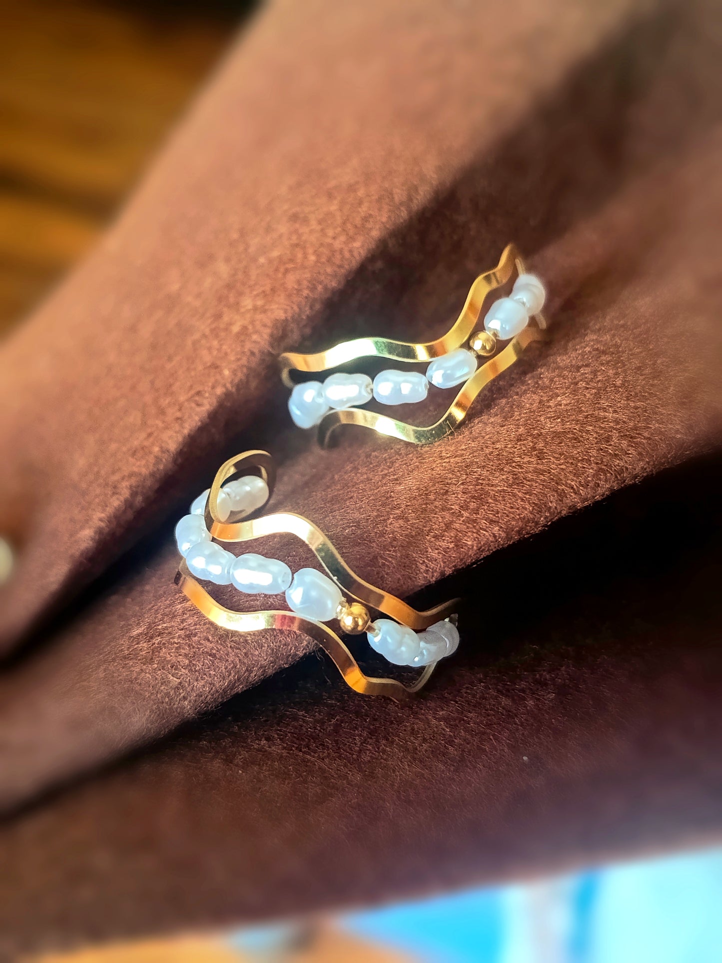 Anti Tarnish_Gold Plated With Pearls Wavy Hoop Earrings