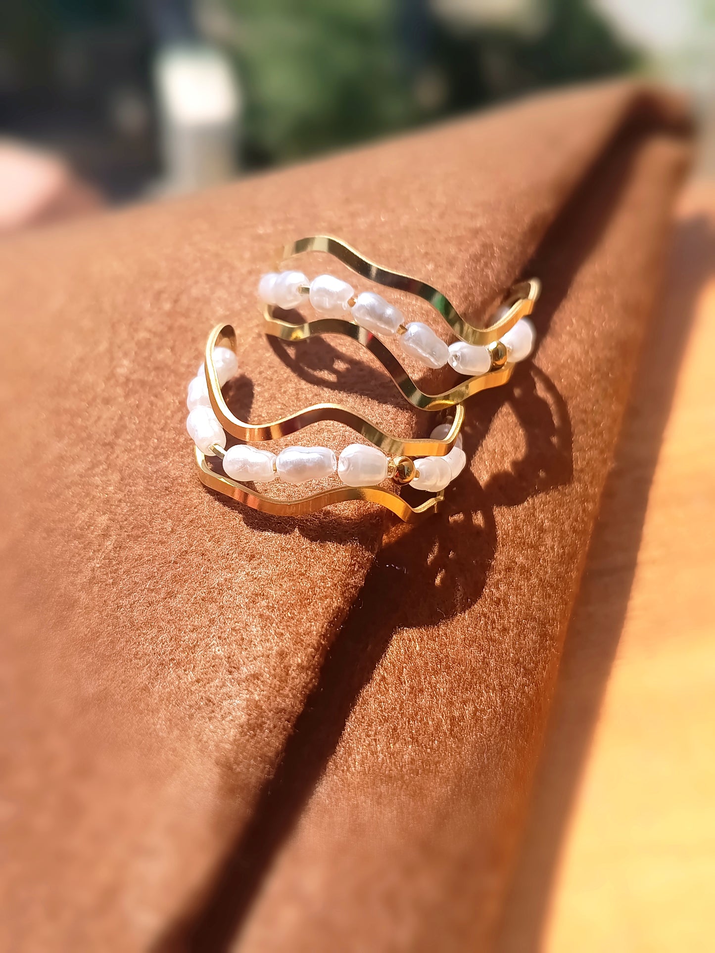 Anti Tarnish_Gold Plated With Pearls Wavy Hoop Earrings
