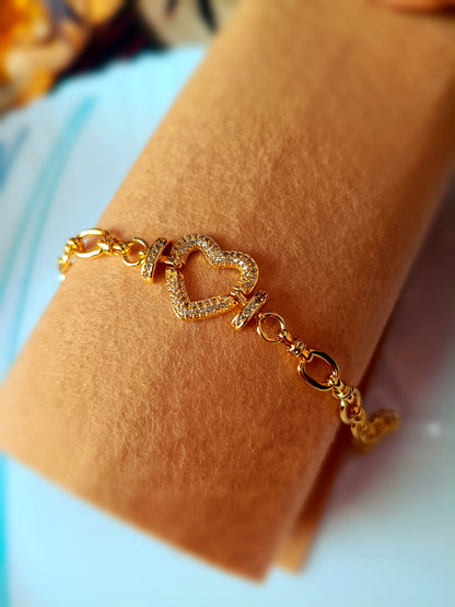 Anti Tarnish_Gold Plated Heart Shape Linked Bracelet