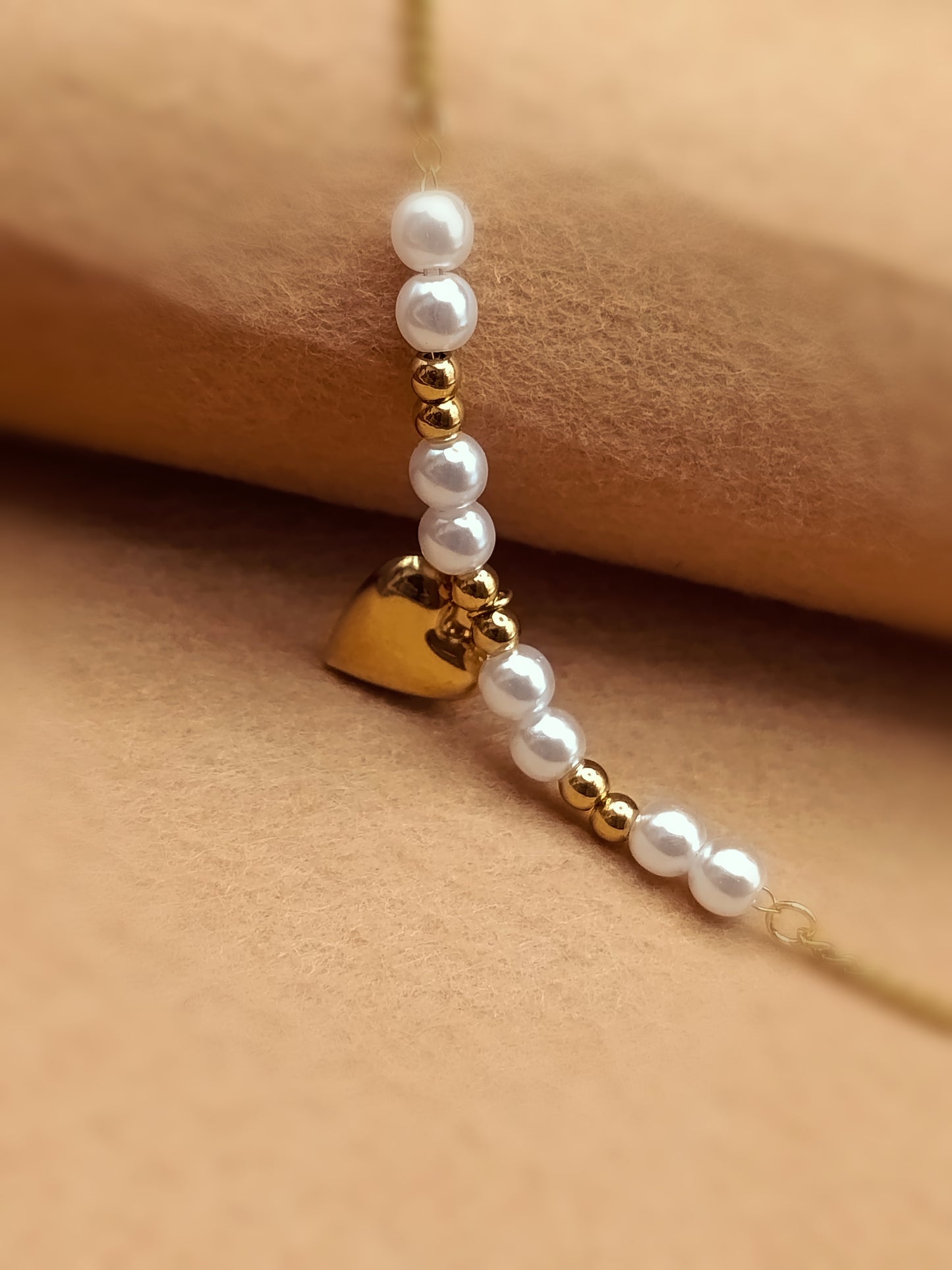 Anti Tarnish_Romantic Pearl and Heart Gold Bracelet