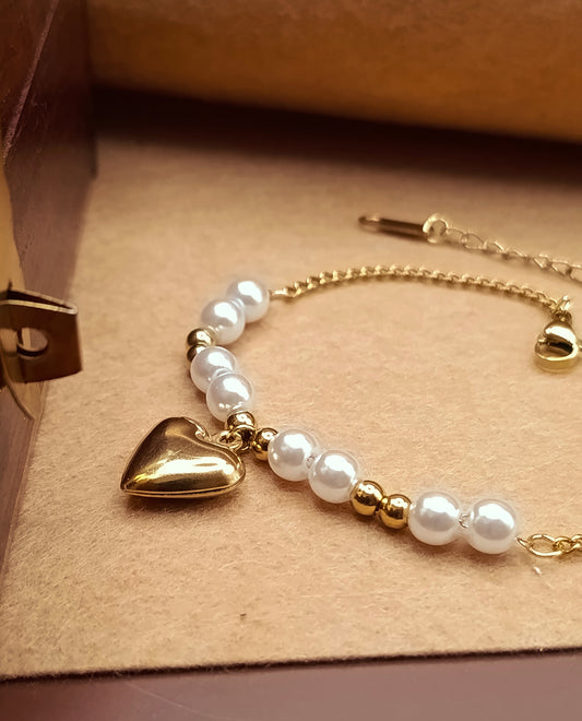 Anti Tarnish_Romantic Pearl and Heart Gold Bracelet