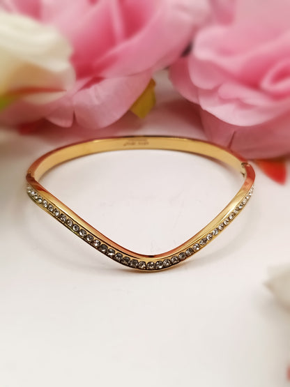 Anti Tarnish_Elegant Wave-Shaped Hinged Bangle Bracelet
