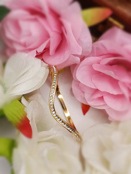 Anti Tarnish_Elegant Wave-Shaped Hinged Bangle Bracelet