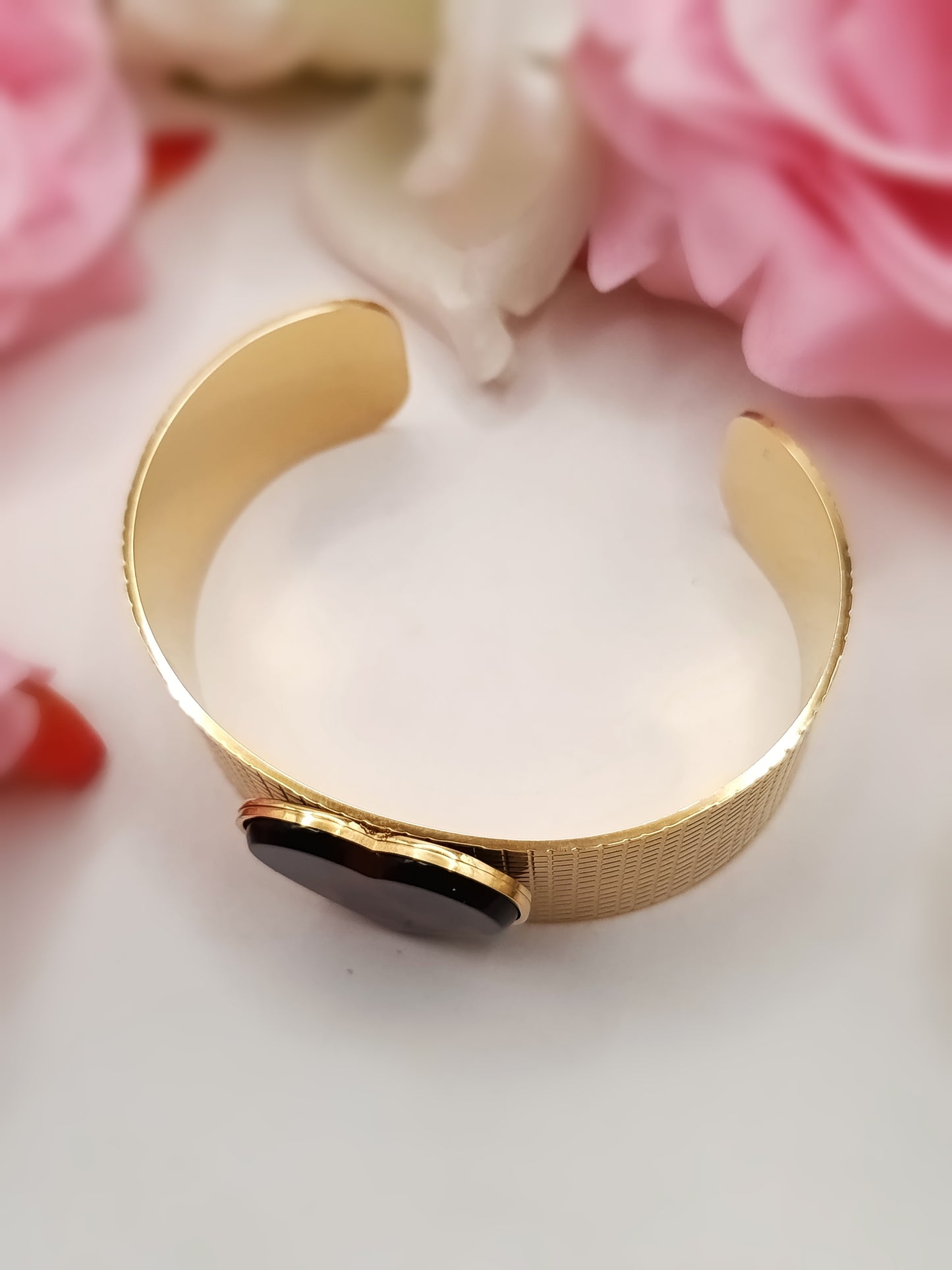 Anti Tarnish_Gold Plated Heart Shape Cuff Bracelet