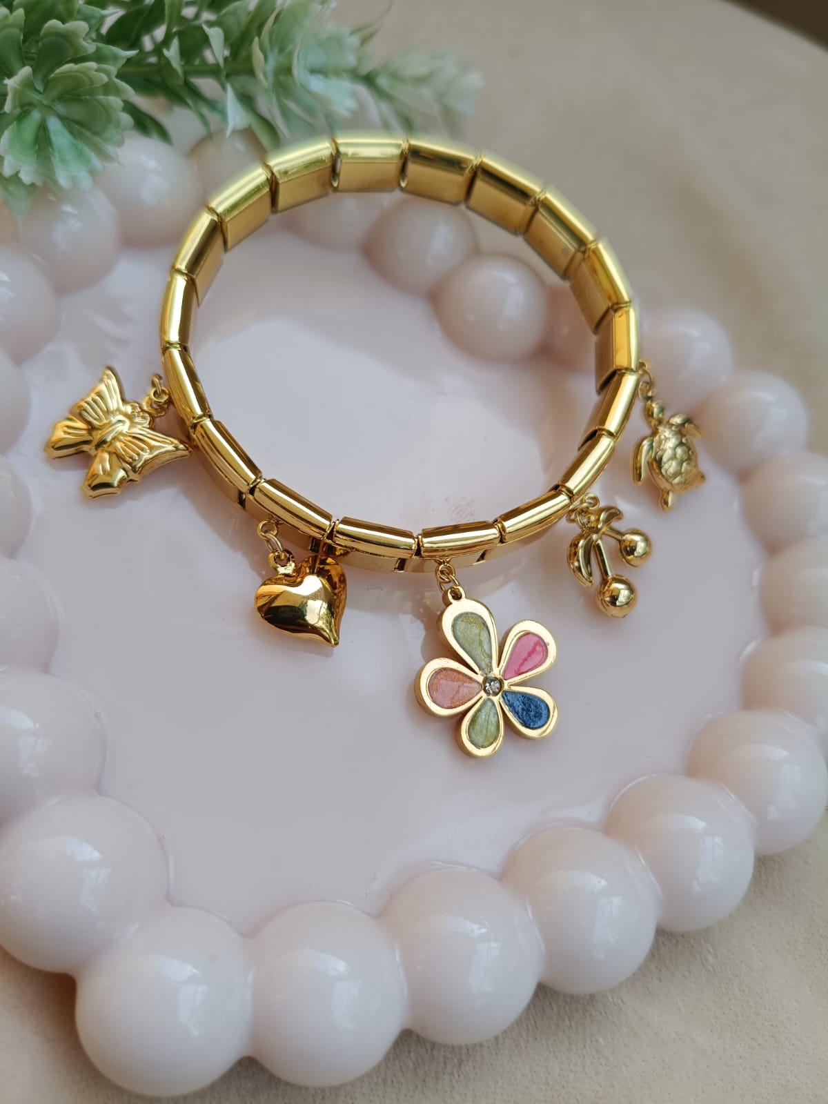 Anti Tarnish_Gold Charm Bracelet with Floral Pendants