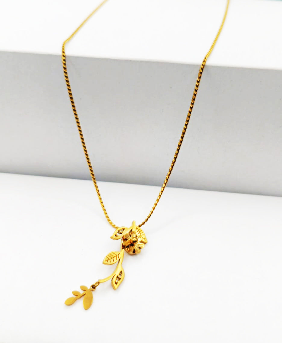 Anti Tarnish_Gold Plated Leaf Shape Pendant Necklace